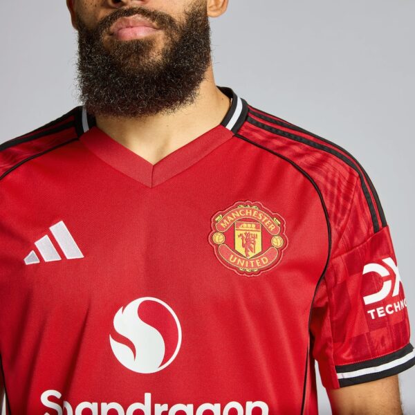 Manchester United 25/26 Home Long Sleeve Jersey1