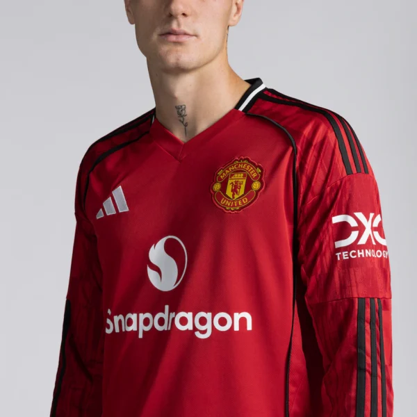 Manchester United 25/26 Home Long Sleeve Jersey1