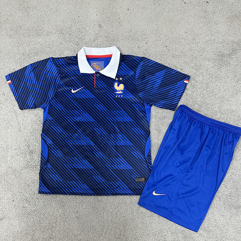 b0324e2fab747ee40655b17b1bac7480.jpg 2026 France World Cup Home Kids Set (Blue Shorts) - Image 1